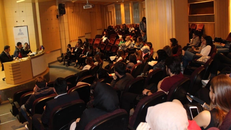 İGÜ Sağlık Bilimleri Yüksekokulu Sosyal Hizmet Bölümü Panel