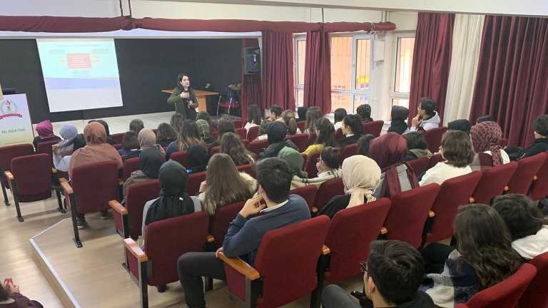Kağıthane Dr. Sadık Ahmet Anadolu Lisesi