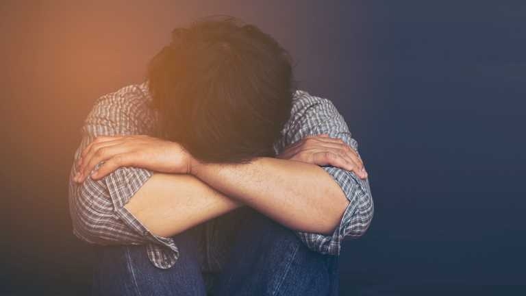 En çok erkekler intihar ediyor: Sorumluluk çok fazla
