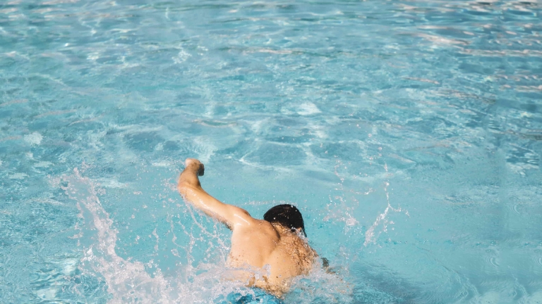 Attention to cramps during swimming