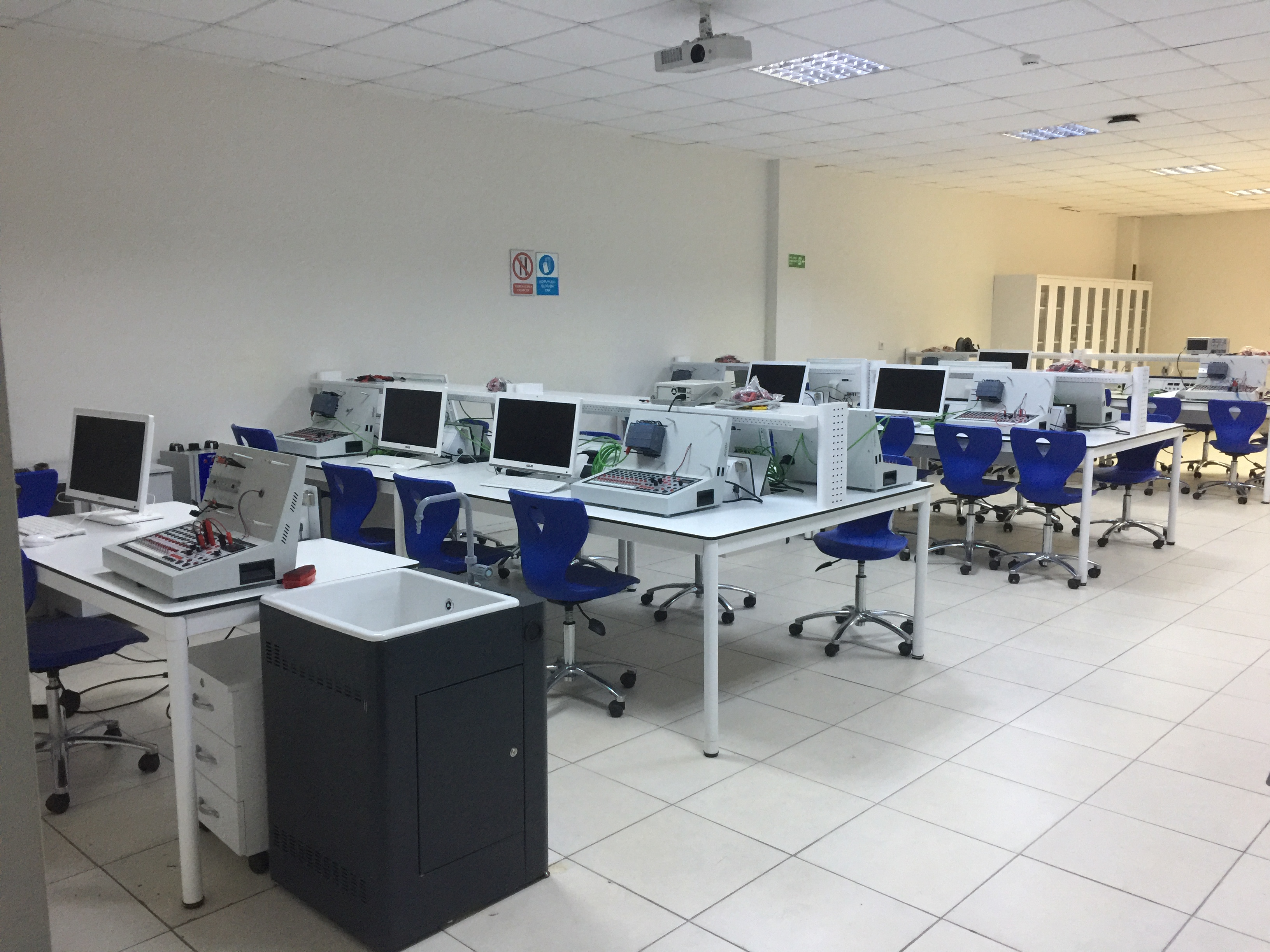Automation and PLC Laboratory Faculty of Engineering and Architecture