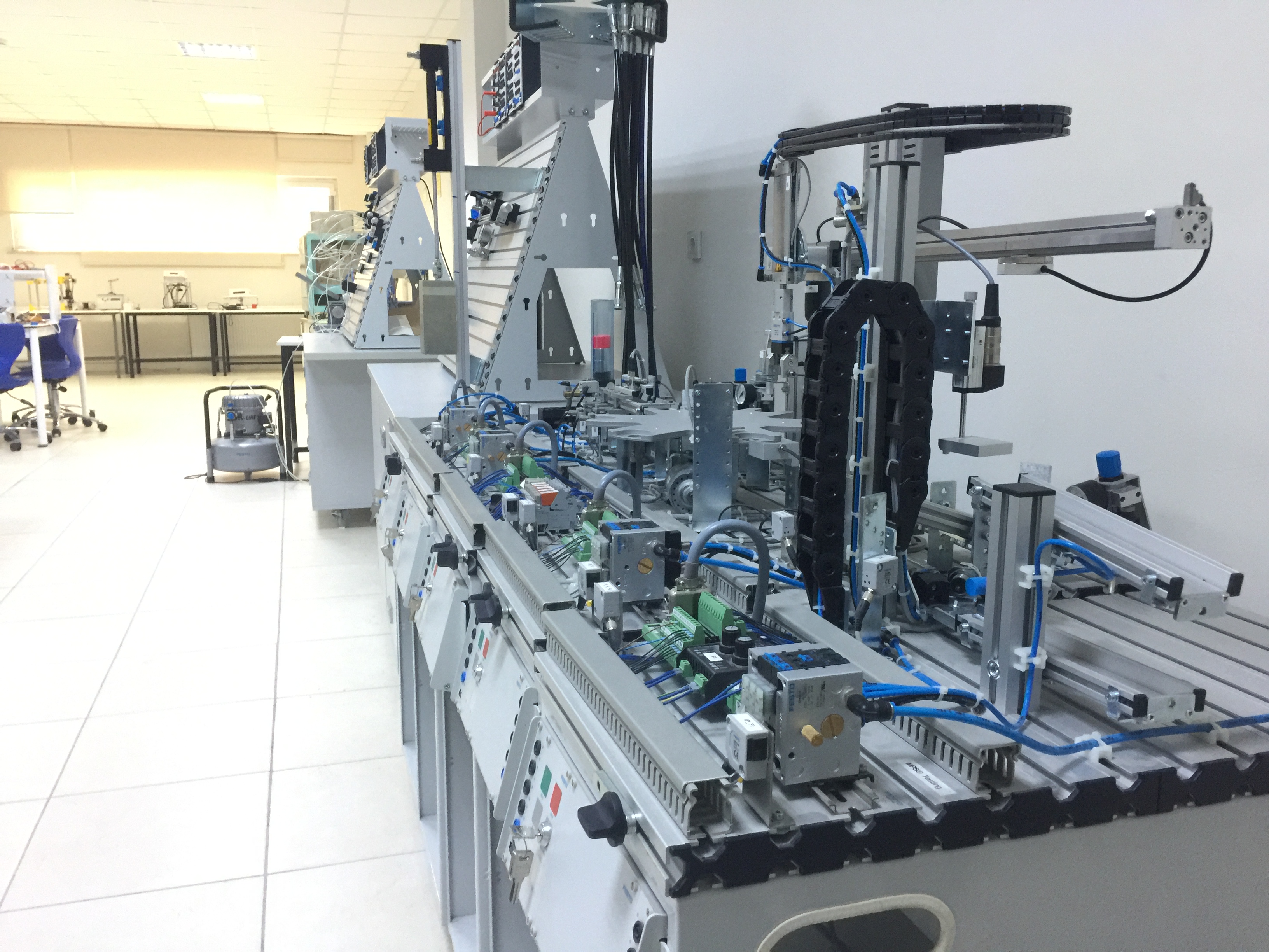 Automation and PLC Laboratory Faculty of Engineering and Architecture