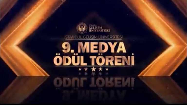 Reklamcılık Bölümü Bölüm Başkan Yardımcısı Dr. Öğr. Üyesi İpek Sucu İstanbul Gelişim Üniversitesi 9. Medya Ödülleri’nde Ödül Verdi