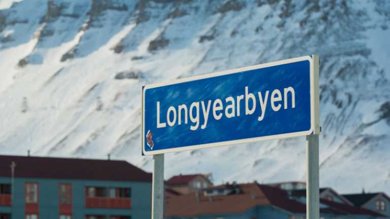 THE WORLD'S NORTHEST CITY IS DISAPPEARING LONGYEARBYAN