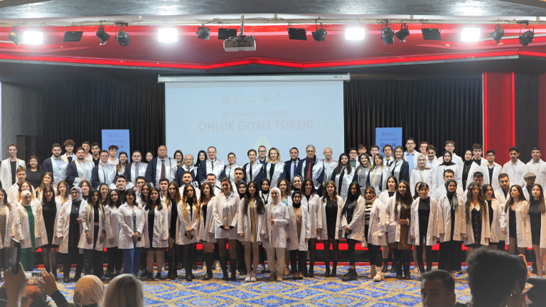 “2023-2024 Akademik Yılı Beyaz Önlük Giyme Töreni” gerçekleştirildi