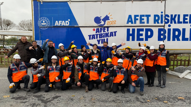 The university students said "Let's get ready for the earthquake" and became AFAD Volunteers! 