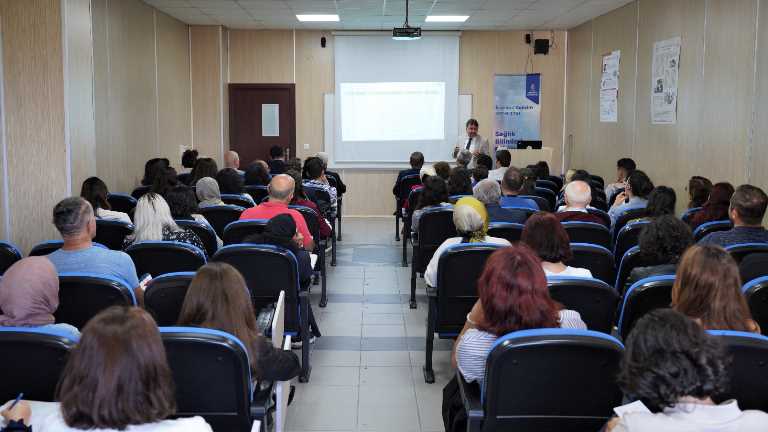 İstanbul Gelişim Üniversitesi