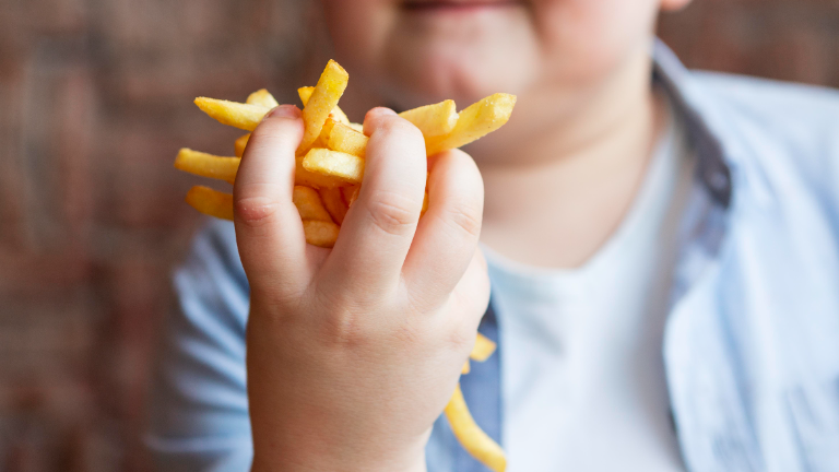 Çocuklarda çağın tehlikesi obezite: Dijitalleşmeyi avantaja çevirin