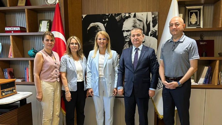 İGÜ Rektörü Prof. Dr. Bahri Şahin ile SEM Müdürü Dr. Tayfun Timuray'dan Bakırköy Belediye Başkanı Doç. Dr. Ayşegül Özdemir Ovalıoğlu’na Ziyaret