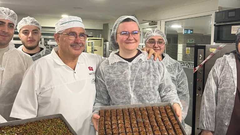 Karaköy Güllüoğlu