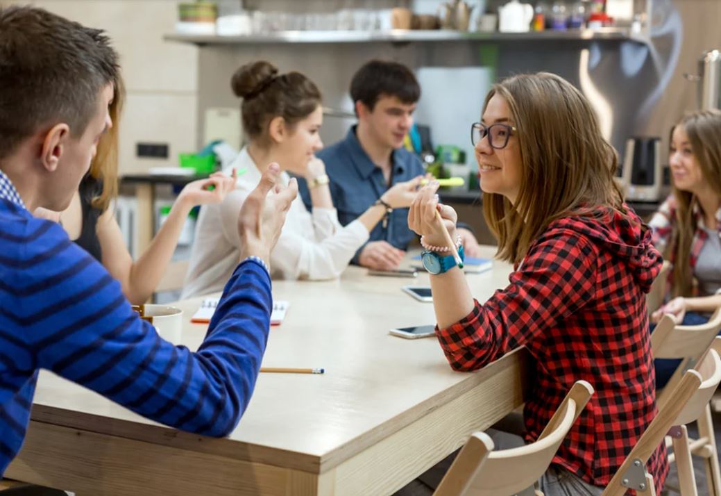 Üniversitede Bir Kulüp Üyesi Olmanın Öğrenciye Katkıları