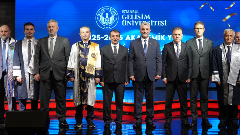 İGÜ 2025–2026 Akademik Yılı Açılış Töreni Geniş Katılımla Gerçekleşti