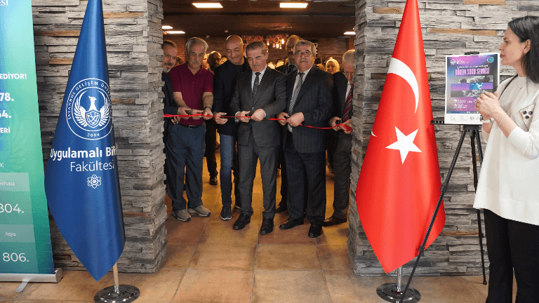 Üçüncü Uygulamalı Bilimler Fakültesi Dönem Sonu Sergisi Açıldı!
