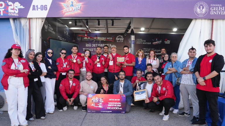 TEKNOFEST 2025’te İstanbul Gelişim Üniversitesi Rüzgârı Esti!