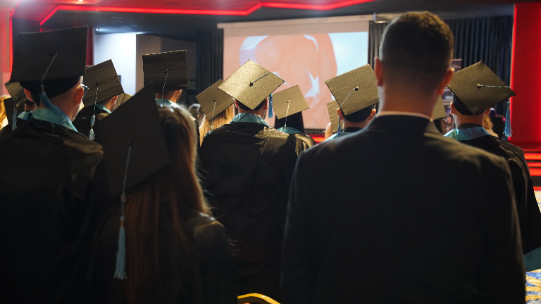 İstanbul Gelişim Üniversitesi, Bahçeşehir Nazmi Arıkan Fen Bilimleri Anadolu Lisesi Mezuniyet Törenine Ev Sahipliği Yaptı