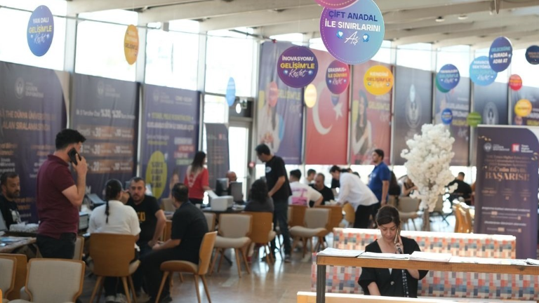 Tercih ve Tanıtım Günleri Tamamlandı: İGÜ, En Çok Tercih Edilen İlk Üç Üniversite Arasında!