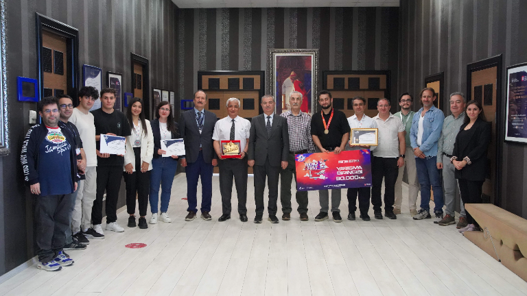 İGÜ, TEKNOFEST 2025’teki Başarılarını Belge Takdim Töreniyle Taçlandırdı