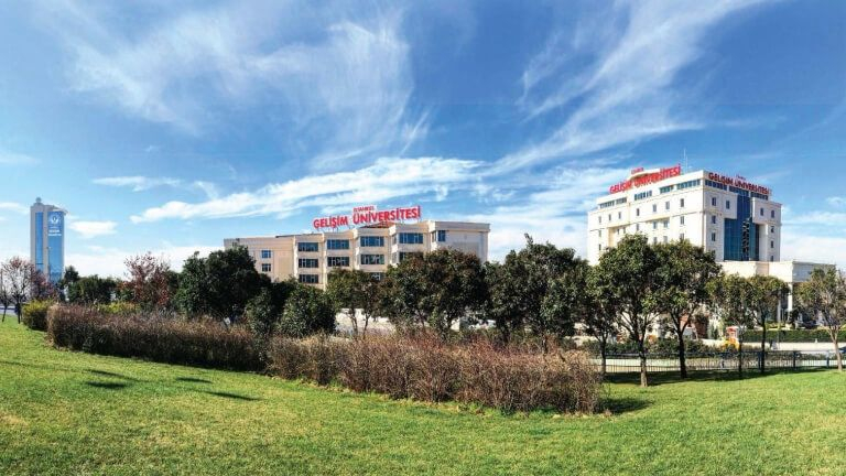  İGÜ'den Aday Öğrencilere Kampüs Ziyaretine Özel Tercih Bursu