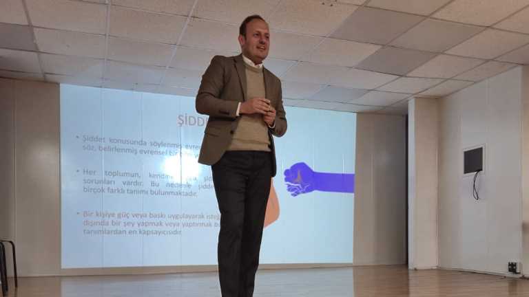 İGÜ Yeni Medya ve İletişim Dr. Öğr. Üyesi Ahmet Sinav