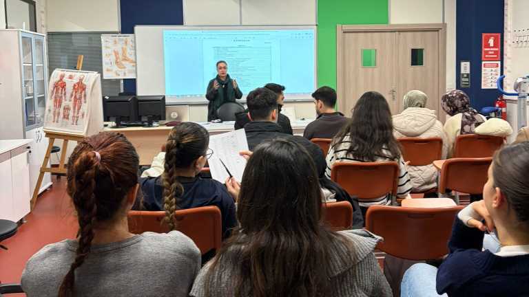 END498 Bitirme Tasarım Projesi Öğrencileri İçin Bilgilendirme Toplantısı Gerçekleştirildi