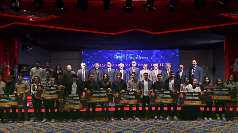 Ideas Competed at IGU, the Future Won: Winners Announced at the "Research and Innovative Award-Winning Project Competition"