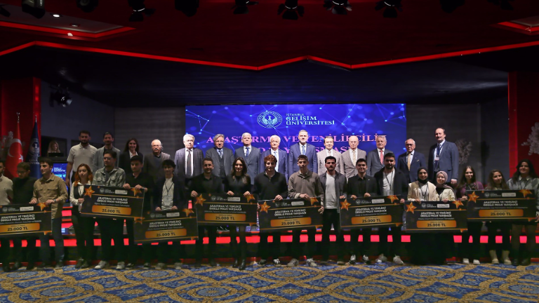 İGÜ’de Fikirler Yarıştı, Gelecek Kazandı: "Araştırma ve Yenilikçi Ödüllü Proje Yarışması" Ödülleri Sahiplerini Buldu