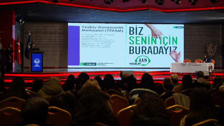 İstanbul Gelişim Üniversitesi’nde “Bağımlılıkları Konuşuyoruz: Yeşilay Haftası Özel Paneli” Gerçekleştirildi