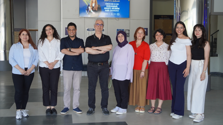 İstanbul Gelişim Üniversitesi Bilimsel Bilgiyi Toplumsal Faydaya Dönüştürüyor: “Tek Sağlık” Projesine TÜBİTAK Desteği
