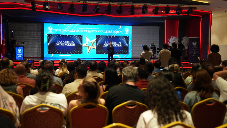 İstanbul Gelişim Üniversitesi 11. Toplumsal Gelişim ve Medya Ödülleri Sahiplerini Buldu