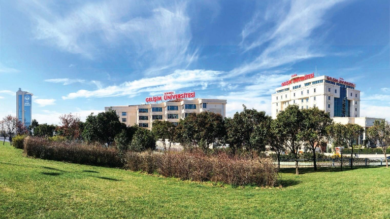 Online Support for Prospective Students from Istanbul Gelisim University: University Introduction and Counseling at a Single Click