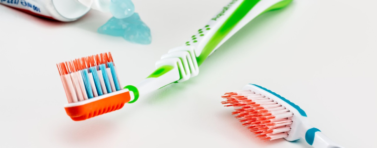Diş Fırçası Ne Zaman Değiştirilmeli? Manuel mi Elektrikli Diş Fırçası mı?
