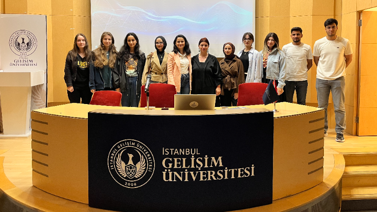Kariyer Yolculuğuna İlk Adım: Mezuniyet ile İş Hayatı Arasındaki Köprü İstanbul Gelişim Üniversitesi’nde Ele Alındı 