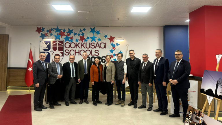 İGÜ ve Gökkuşağı Koleji İş Birliğiyle Düzenlenen “Bursa’nın 700 Yıllık Hafızası” Fotoğraf Yarışması’nda Ödüller Sahiplerini Buldu