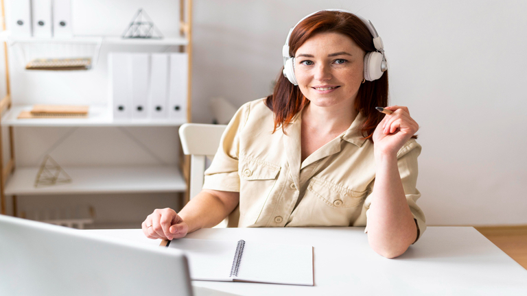 Çevrimiçi eğitime katılan bir katılımcı