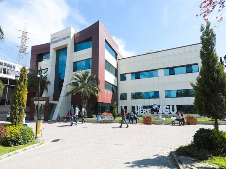 İGÜ E Blok